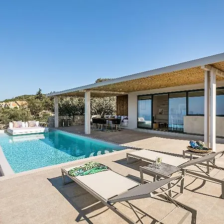Art Blue Villa *